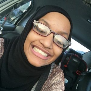 Meet your Posher, Leila